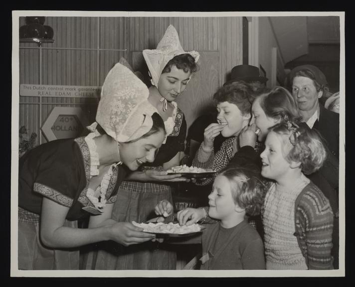 Daily Herald Photograph: Ideal Home Exhibition, Edam cheese