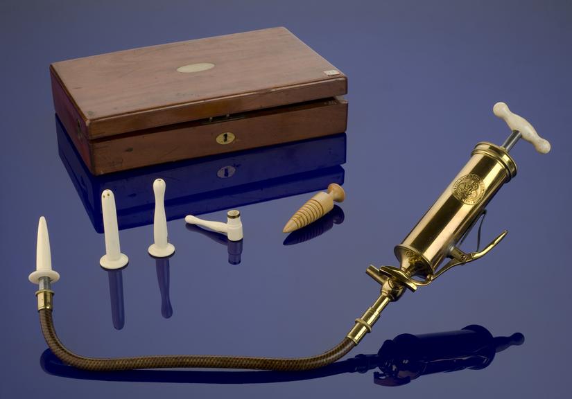 Set of stomach pumping instruments
