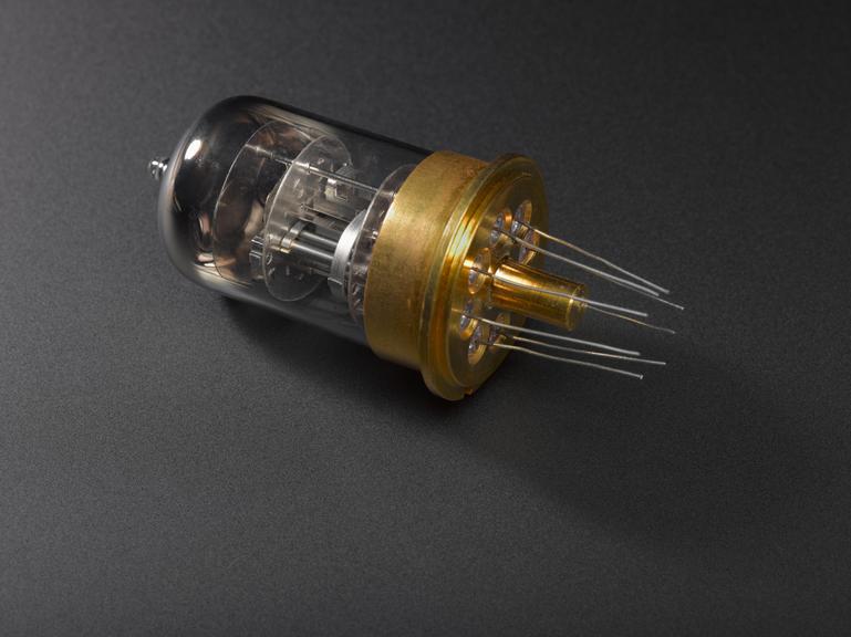 Submarine repeater pentode P.O