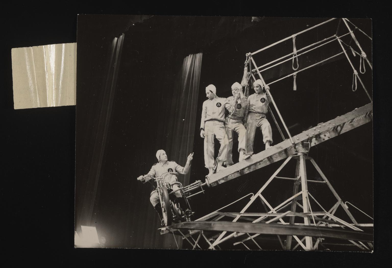 A photographic print of Circus, Performers | Science Museum Group ...