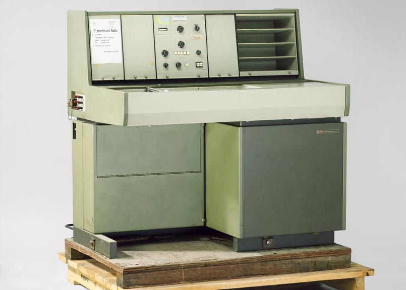 Nuclear magnetic resonance spectrometer | Science Museum Group