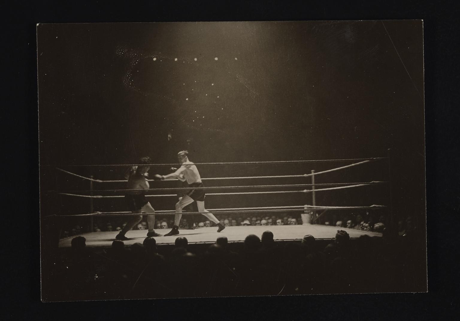 A photographic print of Sports, Boxing, Cook v Petersen, 17.12.34 ...