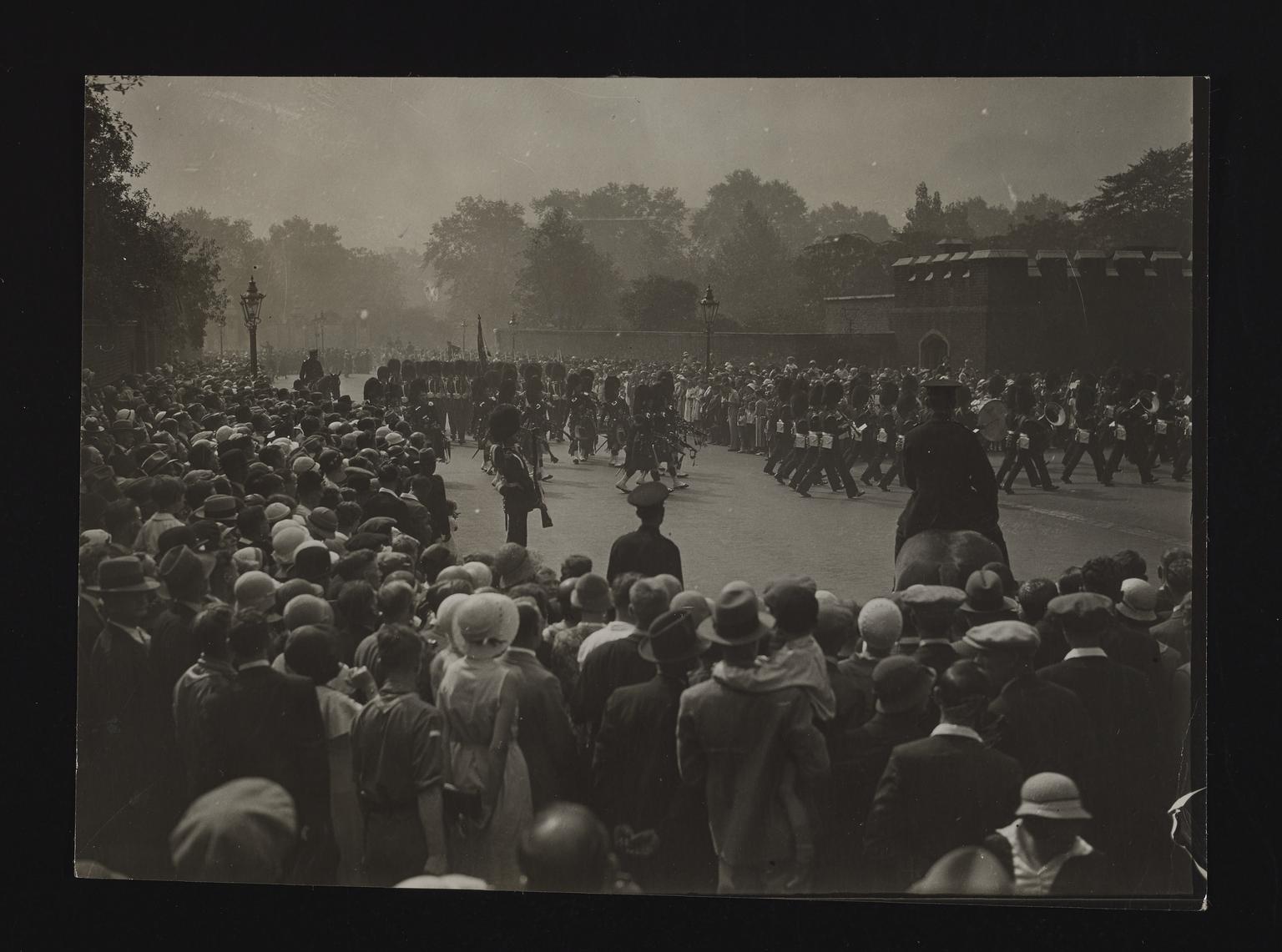 A photographic print of Army, Ceremonies, Changing the Guard | Science ...