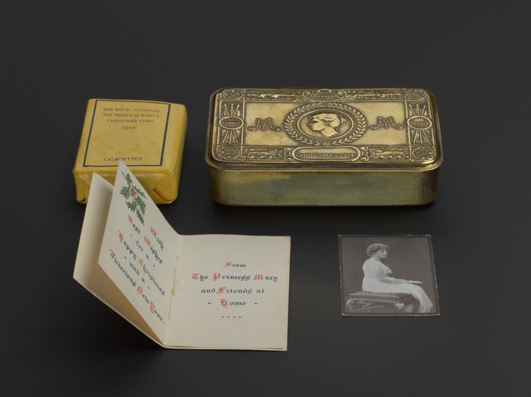 christmas 1914 tobacco tin Cigarette tin and card
