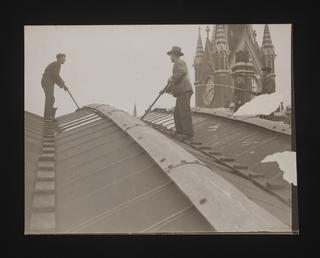 Cleaning up of St. Pancras Station roof