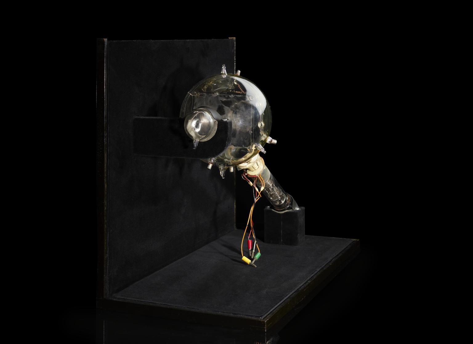 First Emitron Camera Tube for Broadcasting 'High Definition' TV ...