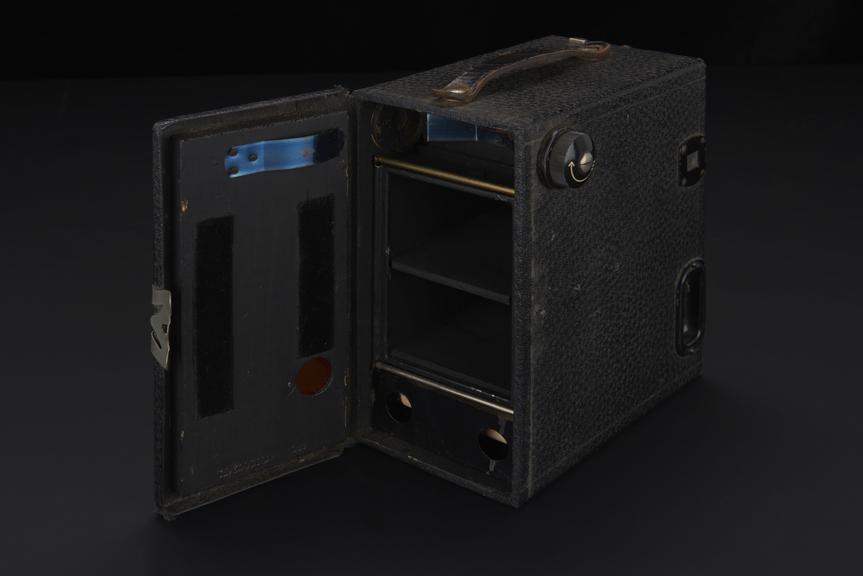 Thornton-Pickard "Stereo Puck" stereoscopic camera