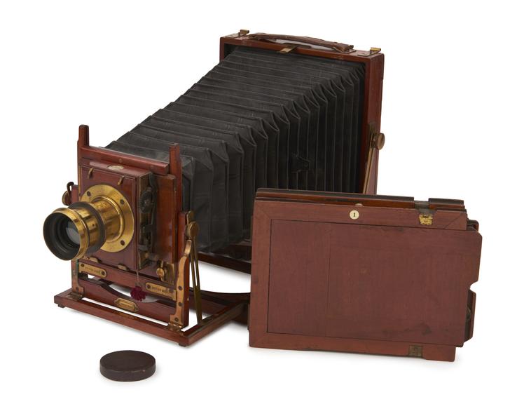Houghton 'Triple Victo' Half-Plate Camera | Science Museum Group