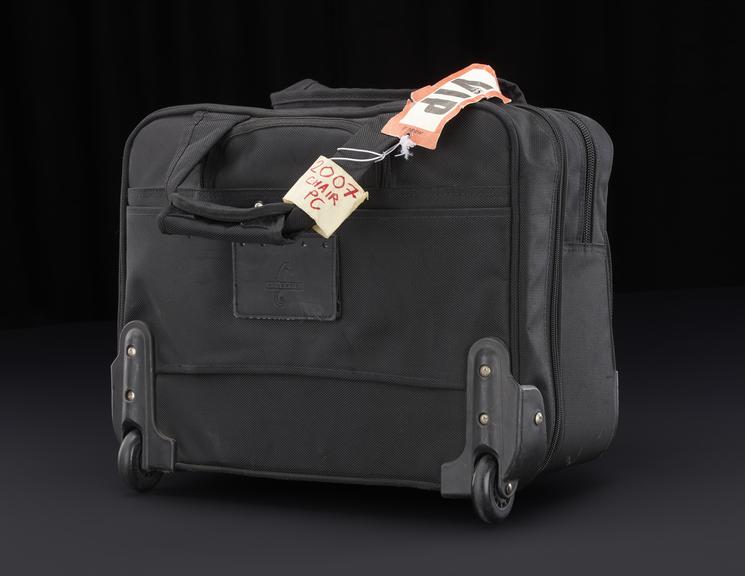 Carry-on holdall