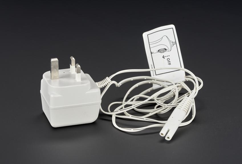 AC Adapter (adapter)