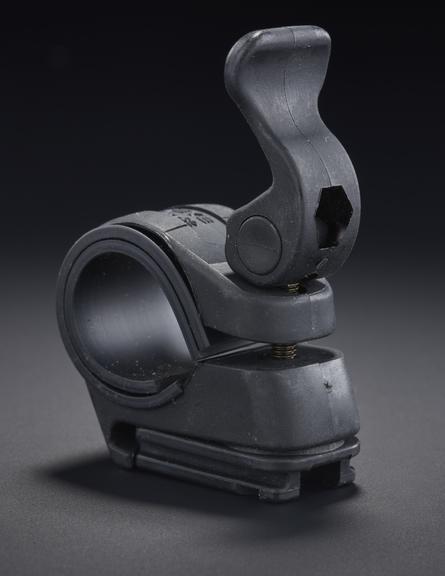 Handlebar bracket for attaching lights