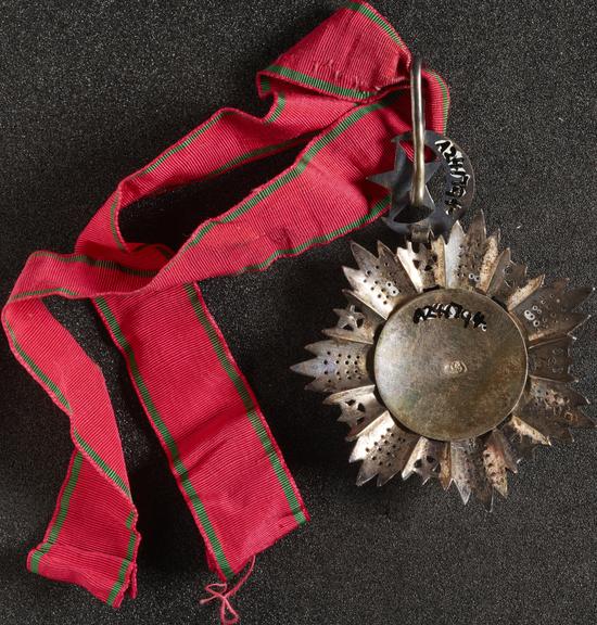 Leather bound case for group of 4 medals