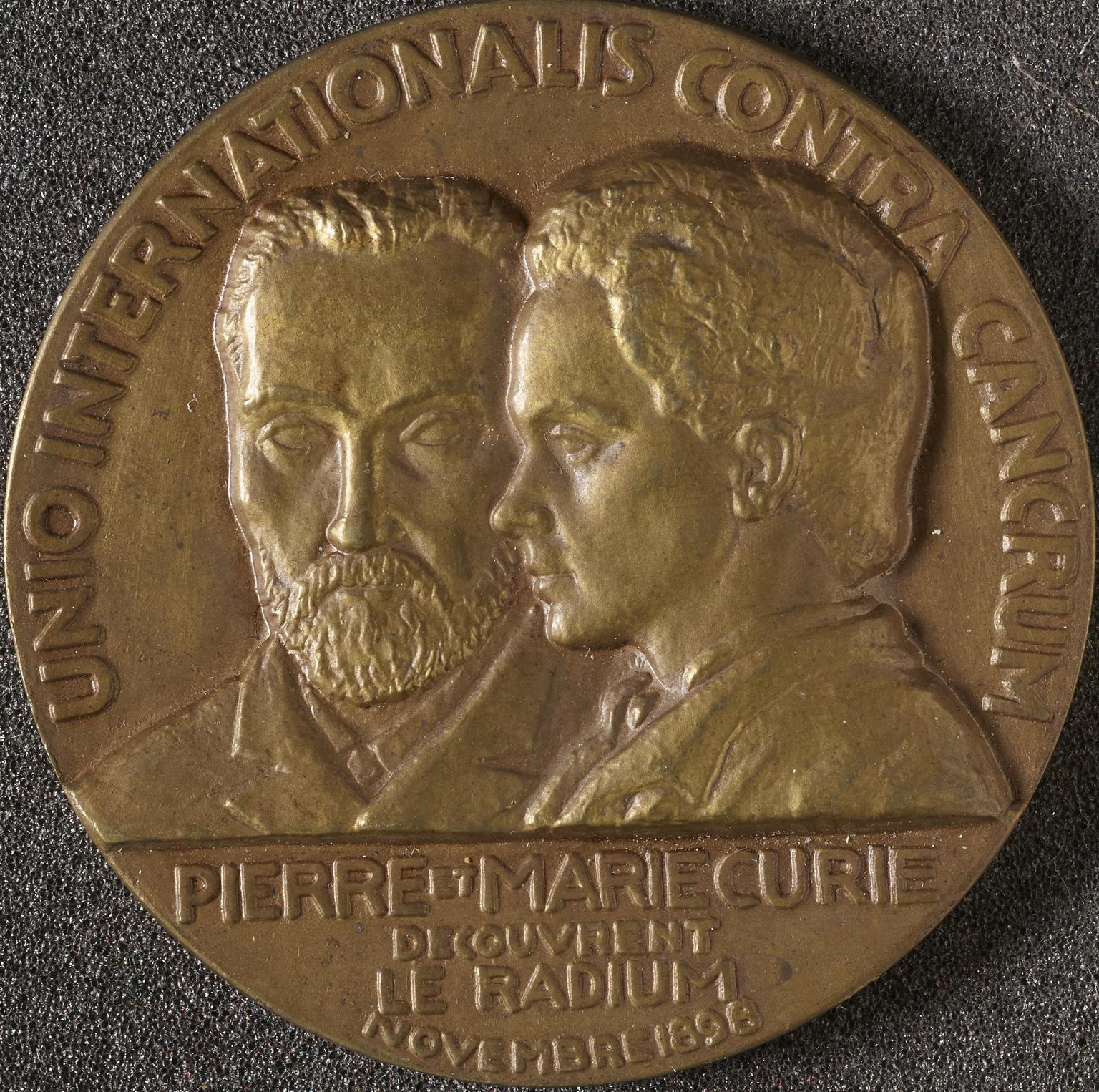 Medal commemorating the Curies’ discovery of radium in 1898 | Science ...
