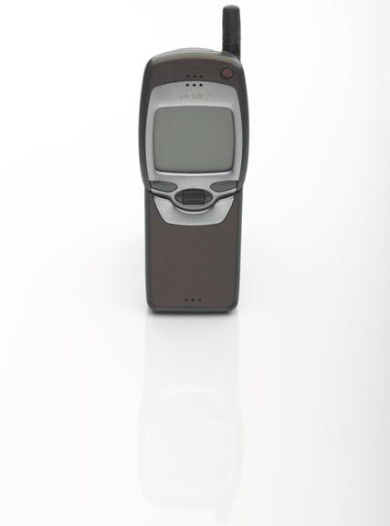 Nokia 7110 mobile telephone, 1999-2002