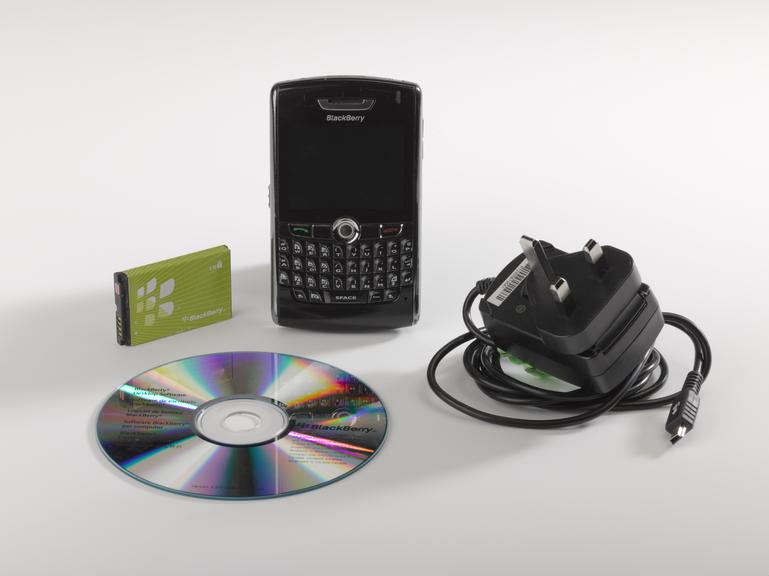 Blackberry 8820 mobile telephone, 2007-2010