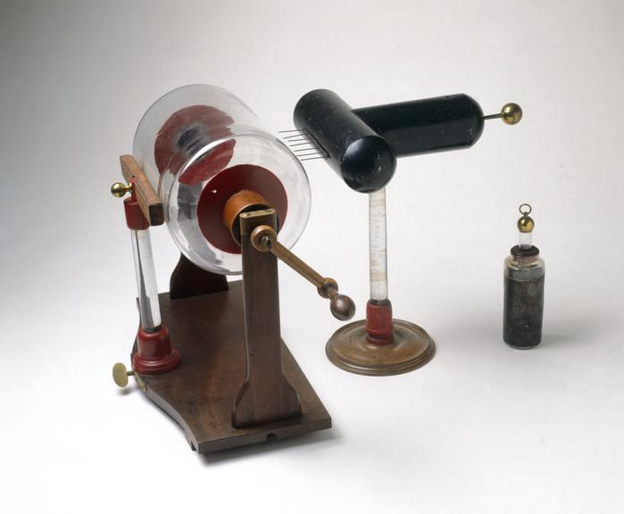 Cylinder electrostatic machine with Leyden jar, about 1790, with components