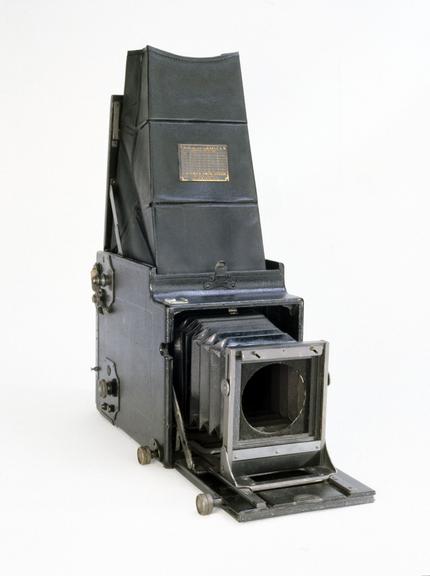 RB Auto Graflex camera