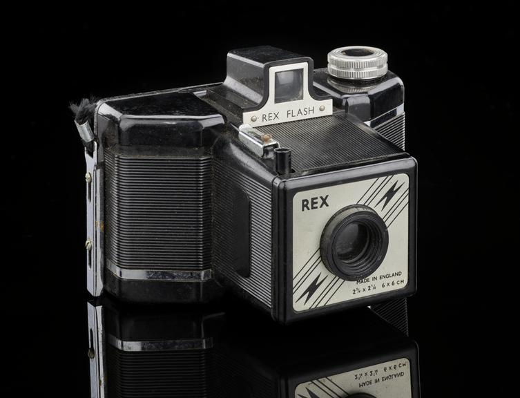 Rex flash bakelite camera