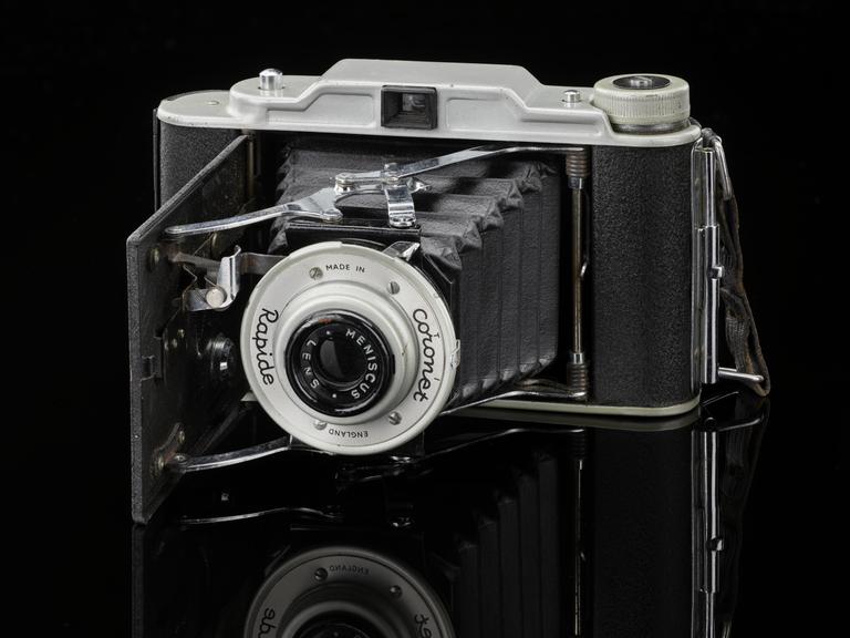 Coronet Rapide folding roll film camera