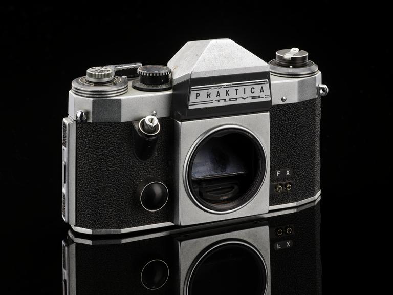 Camera, Praktica FX | Science Museum Group Collection