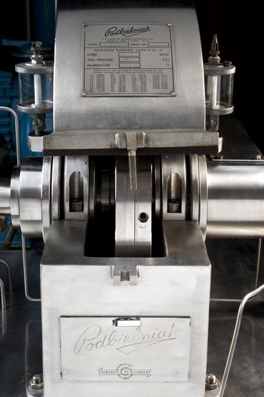 Podbielniak extractor, England, 1965-1975