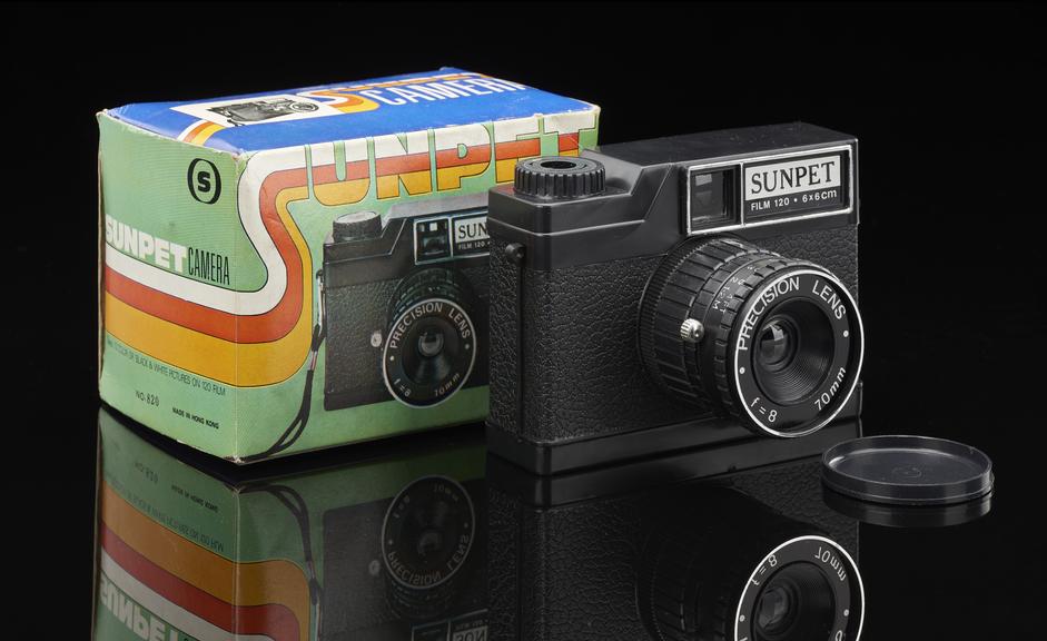 Camera, Sunpet | Science Museum Group Collection