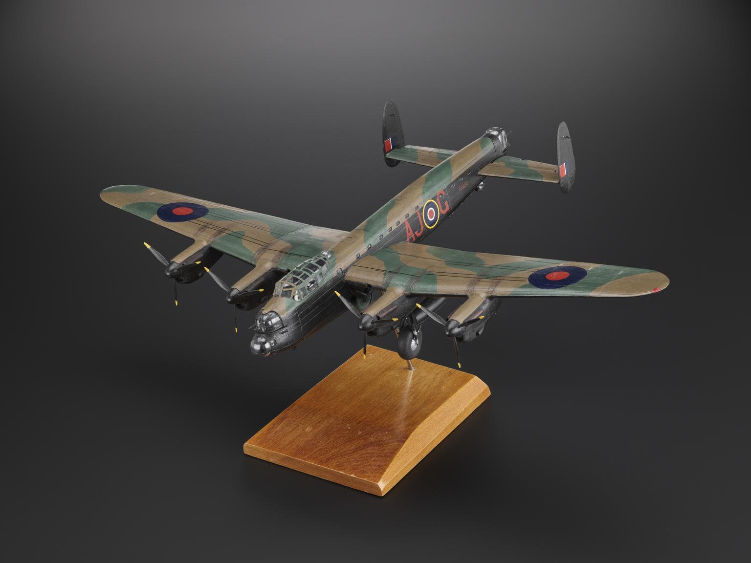 Small-scale model of an AVRO Lancaster aircraft | Science Museum Group ...