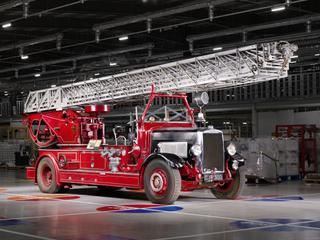 Leyland fire engine, c 1938