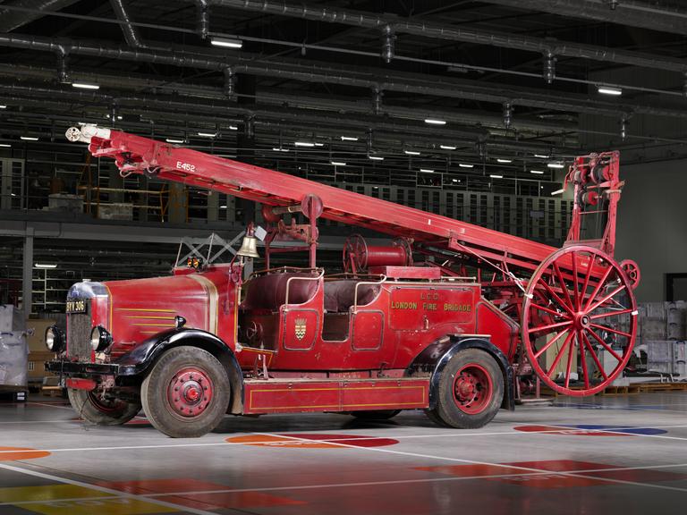 Dennis fire engine (fire engine)