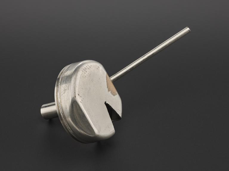 Hollow metal disc with wedge shape sliced out