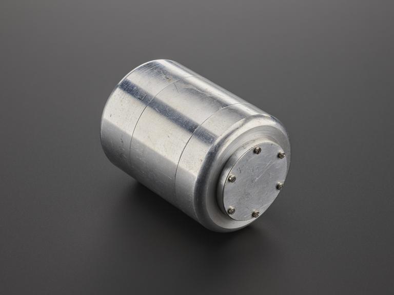 Space model of exterpimental oscillogyro