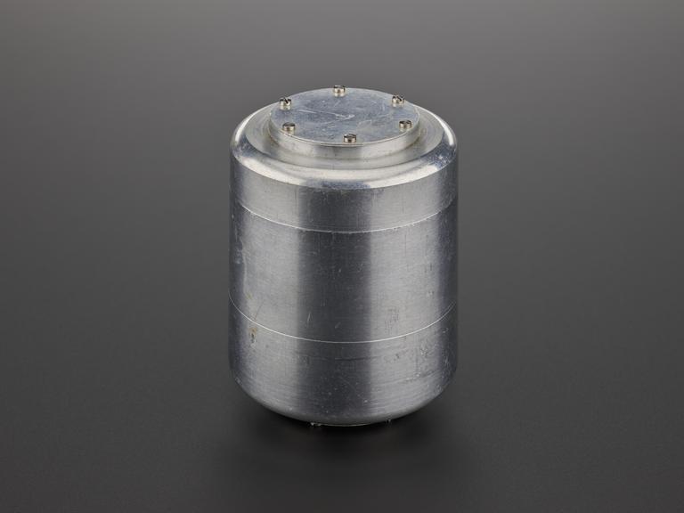 Space model of exterpimental oscillogyro