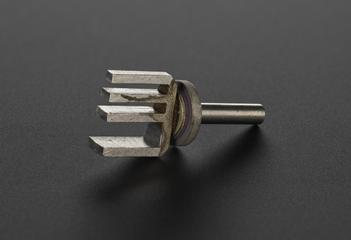 Insulated pickoff fork for oscillogyro