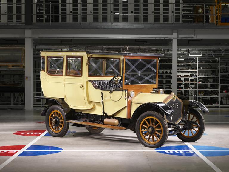 40-hp open-drive limousine by Crossley Motors