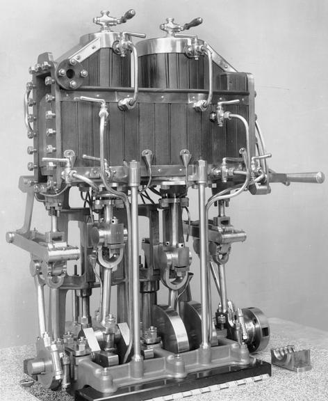 Quadruple expansion launch steam engine of the condensing type