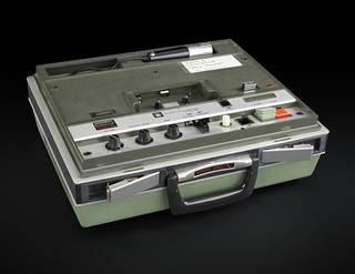 3M Wollensak portable cassette tape recorder