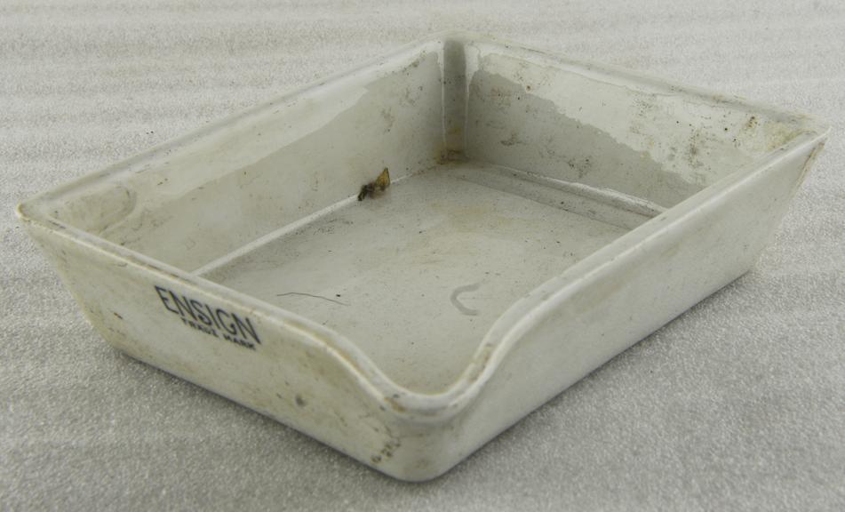Development Tray ceramic development tray | Science Museum Group Collection