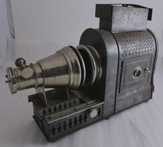 Lantern slide projector