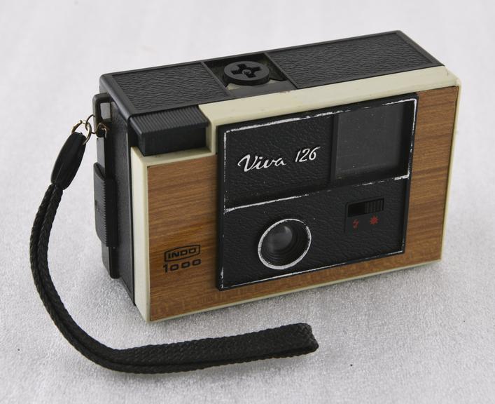 ドイツ製？Kodak ヴィンテージフィルムカメラ 大人気の「Kodakのフィルムカメラ」がプライムデーで5,000円台に