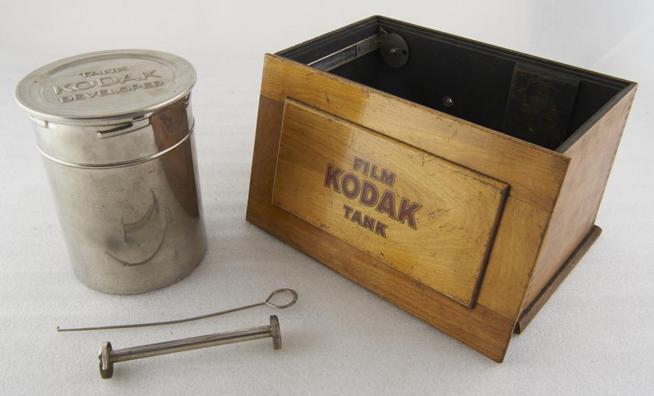 Kodak Rollfilm Developing Tank and Box