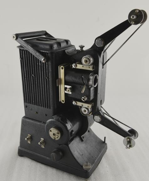 Specto 9.5mm projector