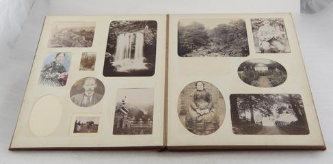 Red Photo Album