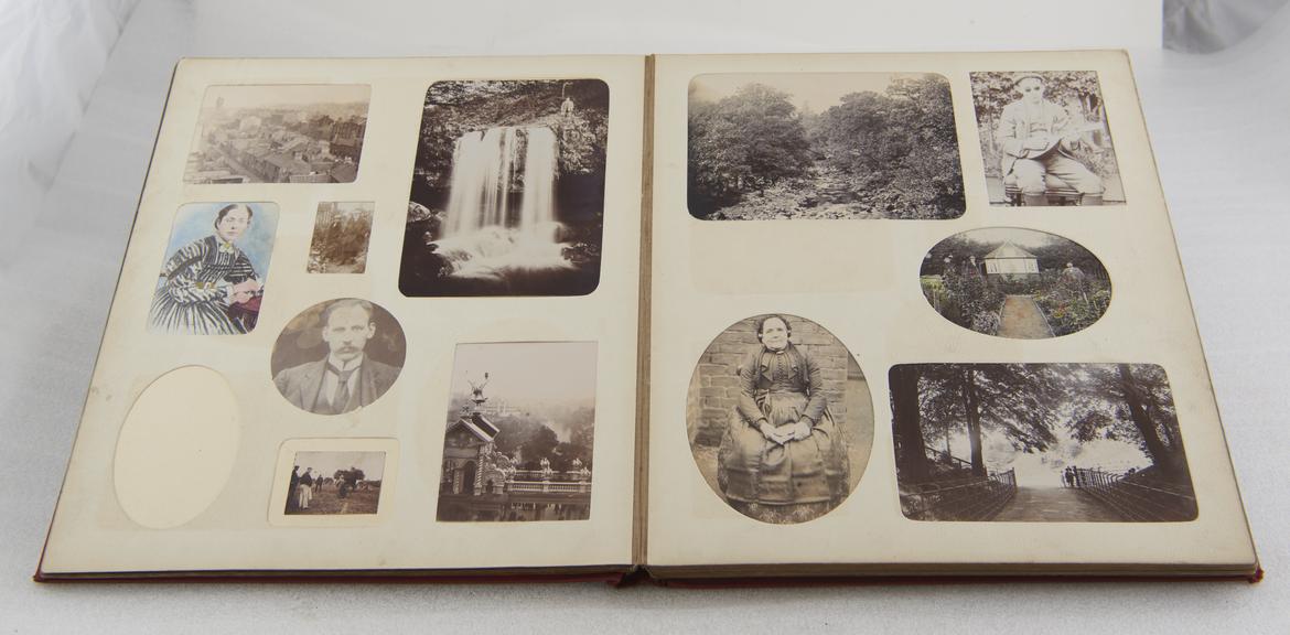 Red Photo Album