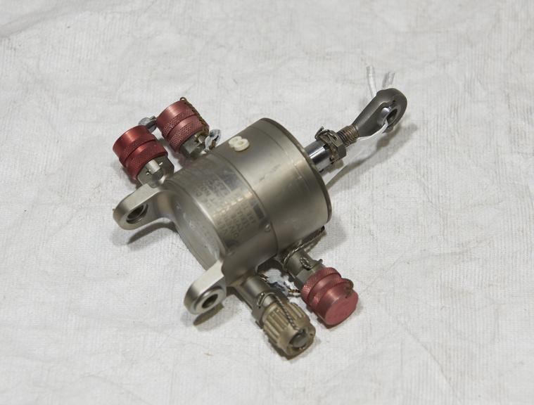Divergent Nozzle Jack