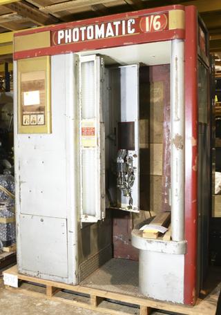 Coin-in-Slot Photographic Booth by Photoweigh Ltd