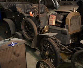 Compressed Air-Transmission Motor Car