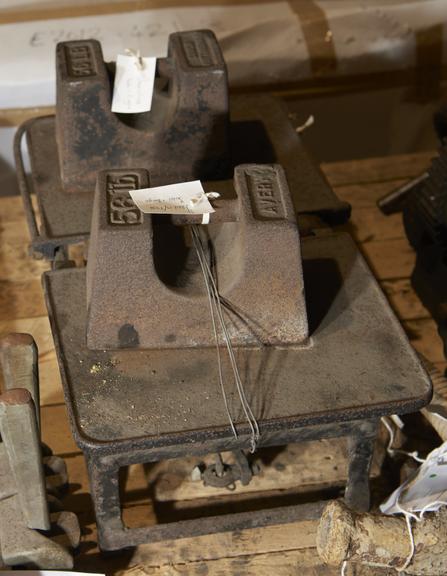 Set of Scales and Two Weights for a Coal Lorry