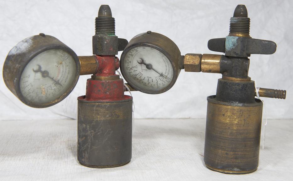 Pair of Oxygen and Hydrogen Gauges and Equalisers