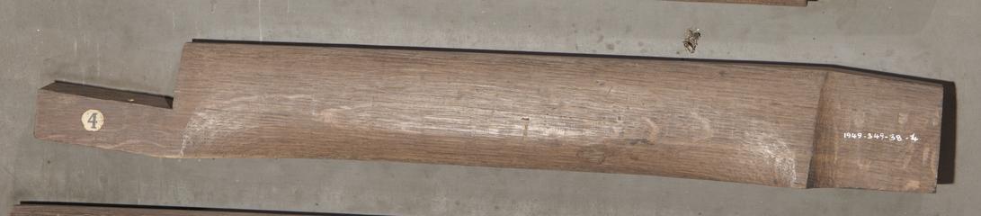 Spoke showing a sqaured tongue and tapered tenon