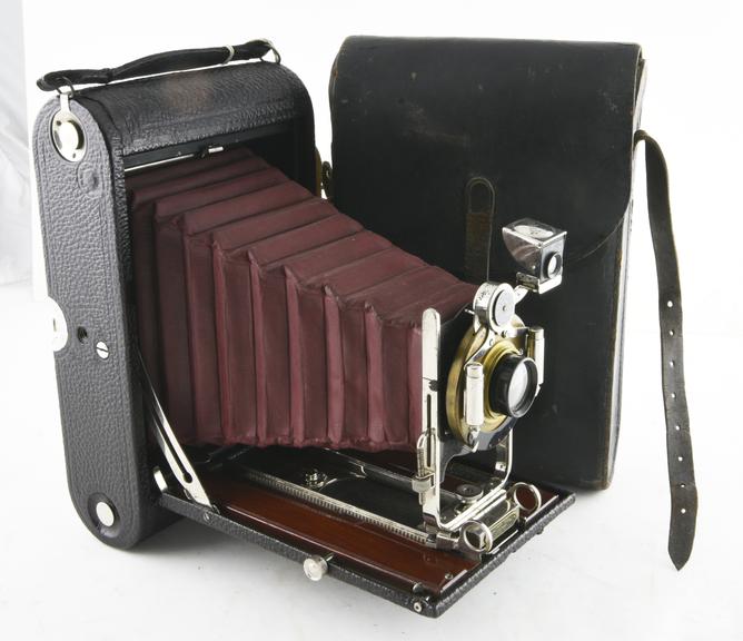 No.4 Kodak Model B folding bellows camera for rollfilm 4 3/4 x 6 1/2"